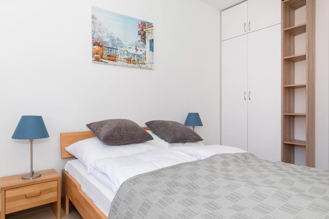 Port Kolobrzeg Cicha Street By Jantar Apartamenty Kolobrzeg Bagian luar foto