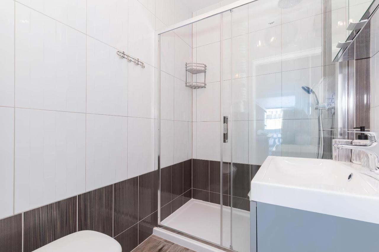 Port Kolobrzeg Cicha Street By Jantar Apartamenty Kolobrzeg Bagian luar foto
