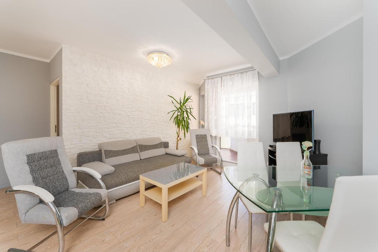 Port Kolobrzeg Cicha Street By Jantar Apartamenty Kolobrzeg Bagian luar foto