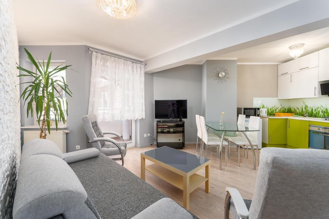 Port Kolobrzeg Cicha Street By Jantar Apartamenty Kolobrzeg Bagian luar foto