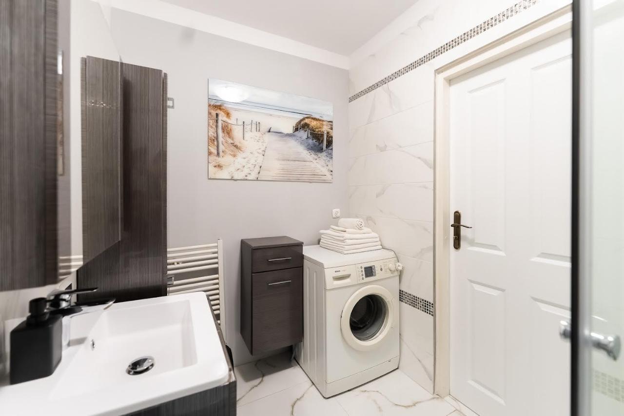 Port Kolobrzeg Cicha Street By Jantar Apartamenty Kolobrzeg Bagian luar foto